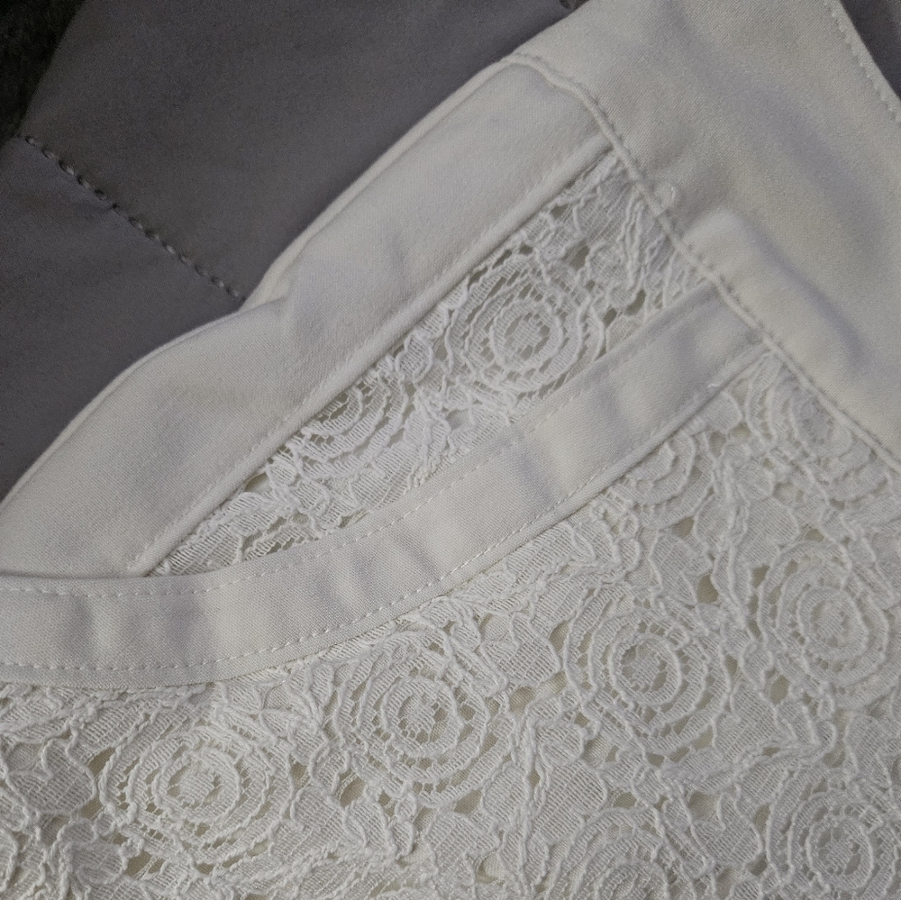Maurices Women's White/off White Lace Shorts. NWT Size 13/14 - Picture 4 of 10